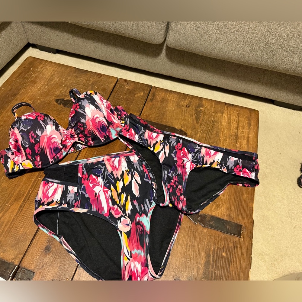 Aqua Vibrant Pink and Black 3 piece Bikini Set
